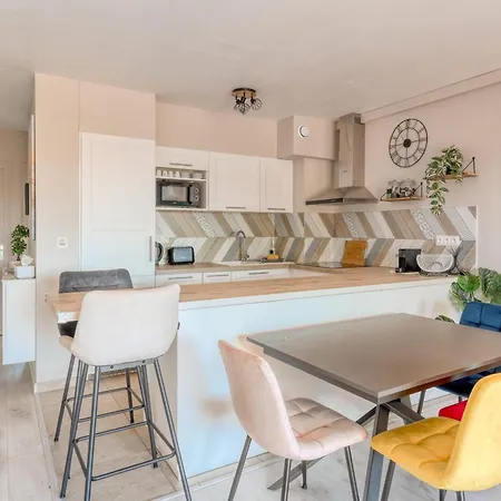 Apartment Le Diamant Du Soleil Sea View New Center & Parking Le Lavandou